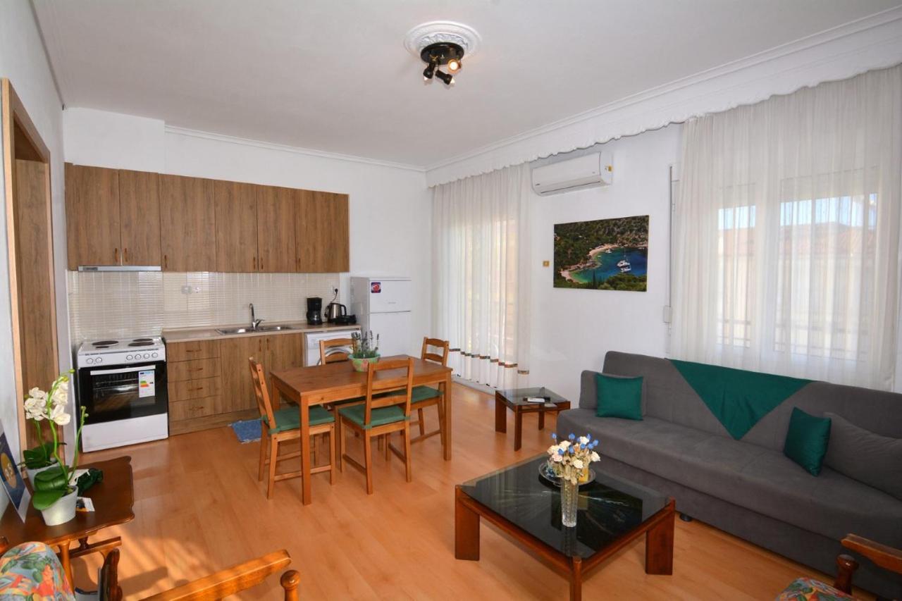 דירות לפטוקריה Zeusplace Georgia House מראה חיצוני תמונה